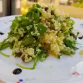 Salată proaspătă de bulgur, rucola și capere