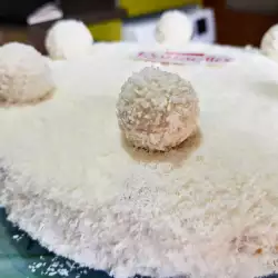 Tort de biscuiți Raffaello cu 3 tipuri de cremă