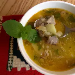 Ciorbă din căpățâni de miel