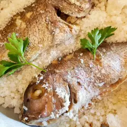 Pește copt în crustă de sare
