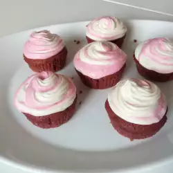 Brioșe Catifea roșie, cu mascarpone (Red Velvet Cupcakes)