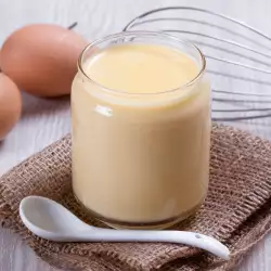 Cremă de ouă cu lapte proaspăt