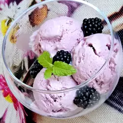 Înghețată Keto cu mure