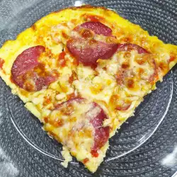 Pizza Keto cu bacon și cașcaval