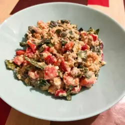 Salată de quinoa si roșii