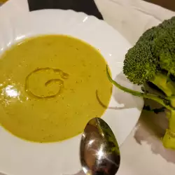 Supă cremă de broccoli și smântână