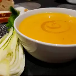 Supă cremă ușoară și sănătoasă cu fenicul