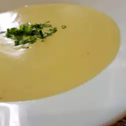 Supă crema cu conopidă și praz