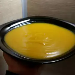 Supă cremă de morcovi și coriandru