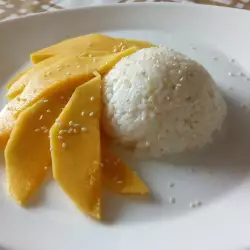Orez lipicios cu mango (Mango sticky rice)