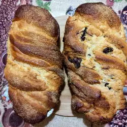 Cozonac de Paște împletit, din făină de alac