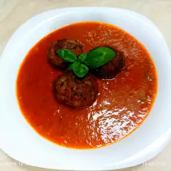 Chiftele perfecte cu sos de roșii