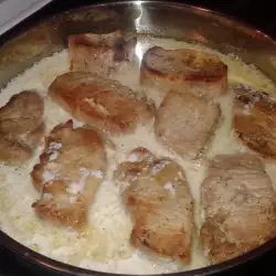 Friptură de porc cu sos si făină