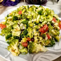 Salată de broccoli crud cu grapefruit