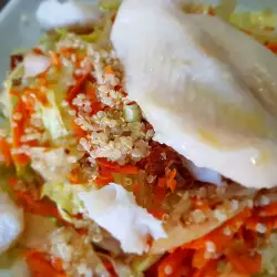 Salată cu quinoa și pește alb