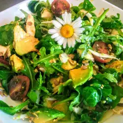 Salată cu semințe și oleaginoase