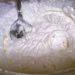Crema de tort cu zahăr pudră