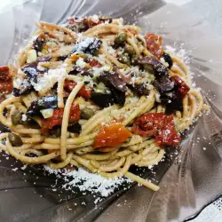 Spaghete fără carne cu roșii uscate
