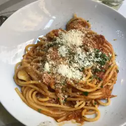 Spaghete cu anșoa și migdale