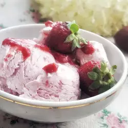 Înghețată ușoară de căpșuni