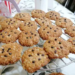 Biscuiți de dovleac cu fulgi de ovăz și picături de ciocolată