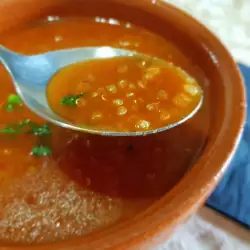 Supă de roșii cu quinoa