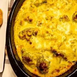 Caserolă de broccoli cu un sos delicios