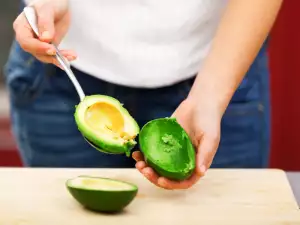 Cum se tai avocado?