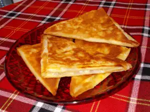 Plăcințele delicioase la tigaie, gata în 15 minute