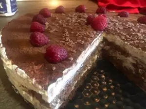 Tort de biscuiți cu mascarpone și frișcă