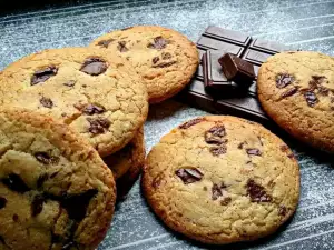 Biscuiți ușori cu bucățele de ciocolată