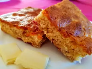 Blondie cu ciocolată albă, nuci și căpșuni