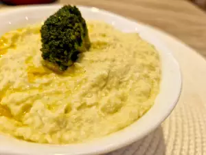 Pate de broccoli cu făină de cocos