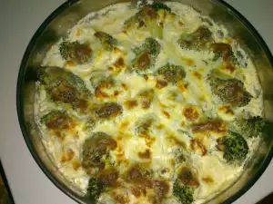 Broccoli cu smântână și brânză
