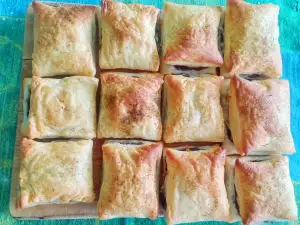 Pateuri cu pastă de măsline și cașcaval