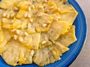 Carpaccio de ananas cu dressing de miere
