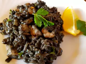 Paella neagră (Paella negra de marisco)