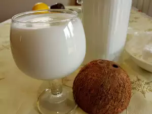 Sirop de nucă de cocos, preparat în casă