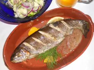 Păstrăv curcubeu în hârtie de copt