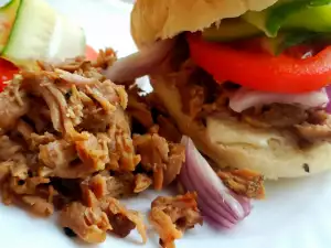 Pulled pork (carne de porc zdrențuită)