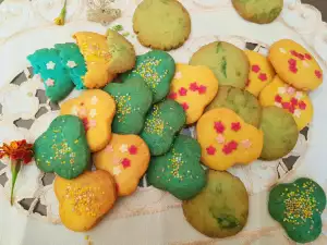 Biscuiți colorați pentru cei mici