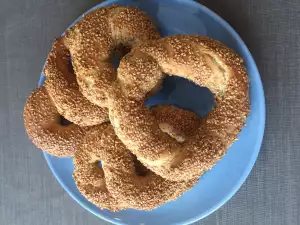 Covrigi turcești originali cu glazură de stafide
