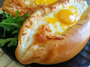 Khachapuri Adjarian cu ouă