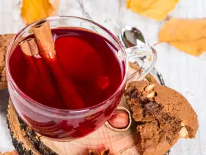 Ceaiul de hibiscus - ce trebuie să știm