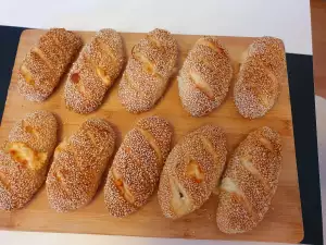 Chifle cu cașcaval și susan (Simit pogacha)