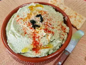 Hummus cu urzici
