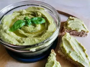 Humus cu avocado