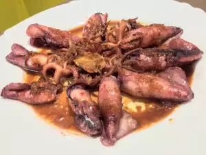 Calamari cu ghimbir, bere și sos de soia