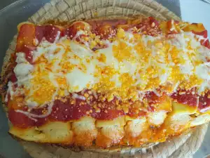 Cannelloni cu umplutură de anghinare, în sos de roșii