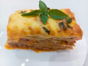 Cannelloni cu carne tocată și sos Bechamel